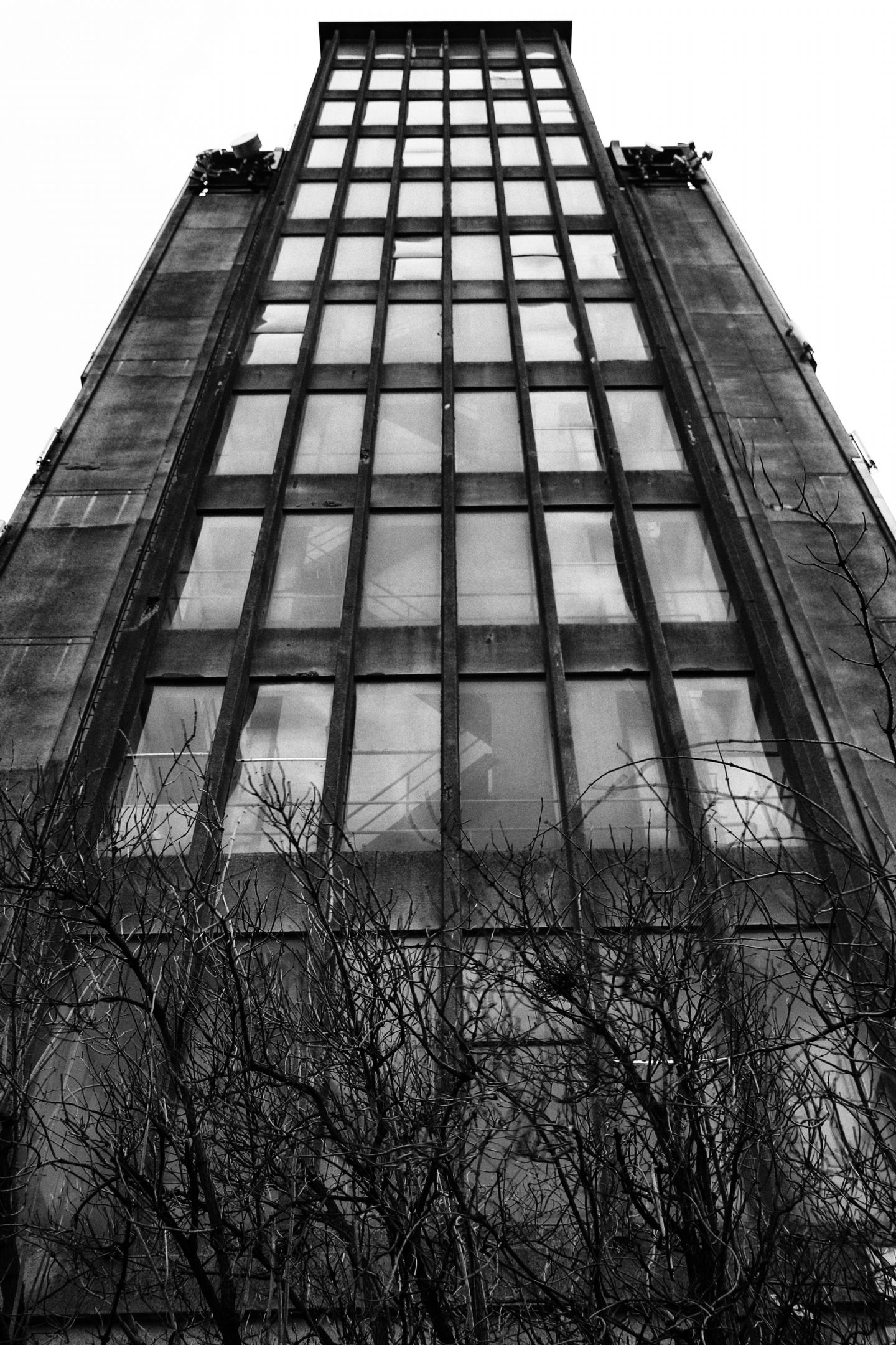 De grijze silo deventer